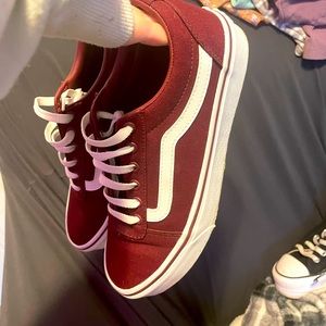 These old school vans are supper cute for fall yall!!